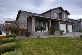 1404 Pear Ave, Selah, WA 98942-1727