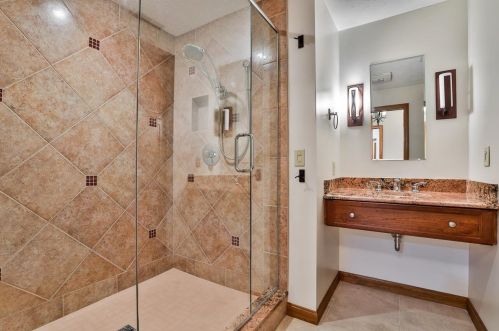 26 Wright Rd, Hollis NH  03049-6154 exterior