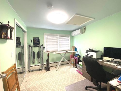 29 Jamaica Ave, Wheatley Heights NY  11798-3027 exterior