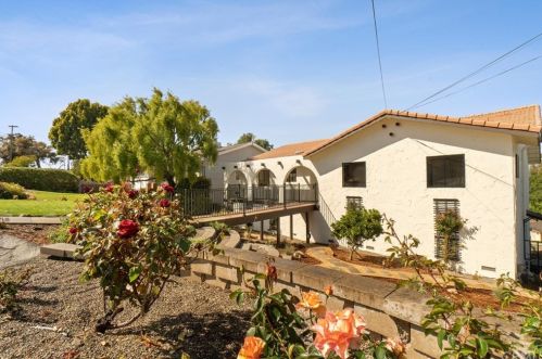 1500 Hillcrest Dr, Pismo Beach CA  93420-2215 exterior