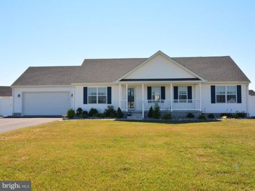 105 Highland Dr, Seaford, DE 19973-4835