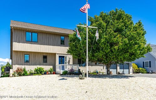 37 Bayview Ave, Berkeley Township, NJ 08721-1103