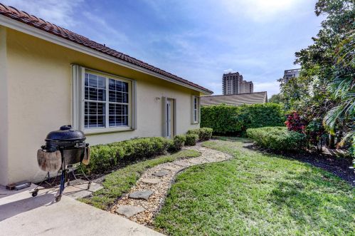 1241 Bimini Ln, West Palm Beach FL  33404-2770 exterior