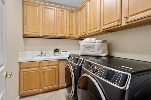 3909 Edgeview Ct, Modesto CA  95355-7318 exterior