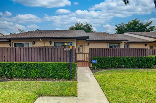 809 Sky Pine Way, West Palm Beach, FL 33415-9020
