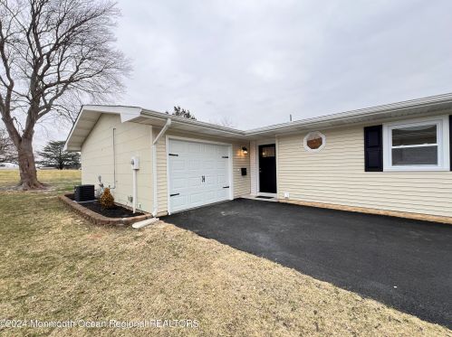 133 Central Blvd, Bricktown NJ  08724-2467 exterior