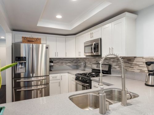 1112 Beryl St, Redondo Beach, CA 90277-2254