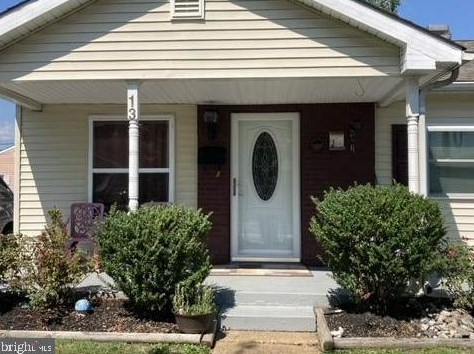 13 Chase Ave, New Castle, DE 19720-1212