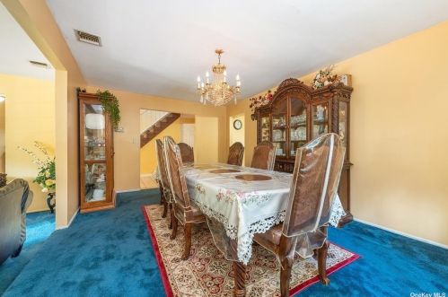 138 Gerhard Rd, Hicksville NY  11803-5513 exterior