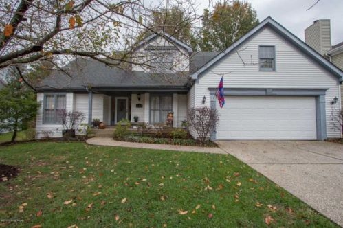 10110 Canter Rdg, Louisville, KY 40223-2875