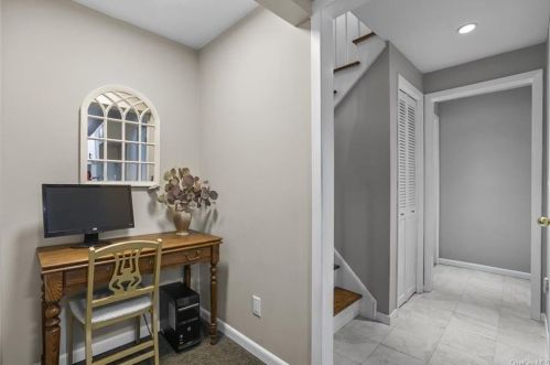 32 Mayer Dr, Airmont NY  10901-3729 exterior