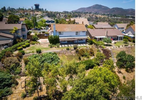 1201 Rippey St, El Cajon CA  92020-1741 exterior