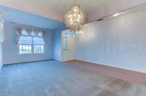 15 Londonberry Dr, Holmdel Village, NJ 07733-3100