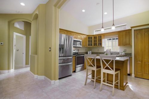 8599 Ibis Cove Cir, Naples FL  34119-7746 exterior