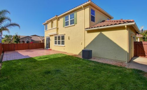 1741 Campos Ave, Woodland CA  95776-5327 exterior