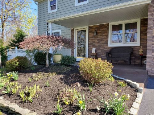 466 Lewis St, Holbrook, NY 11741-2918
