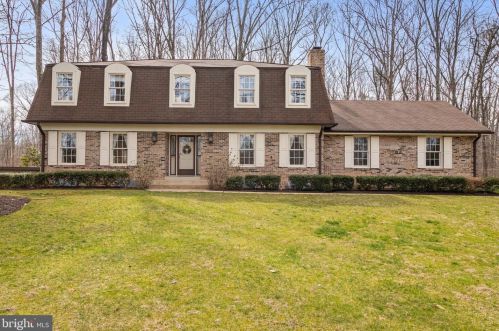 6898 View Park Dr, Springfield, VA 22015-4309