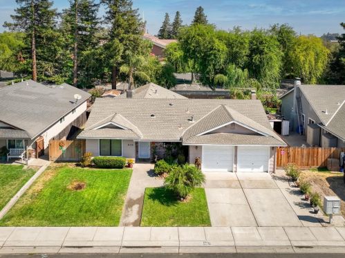 6135 Shoshone Dr, Manteca CA  95336-2562 exterior