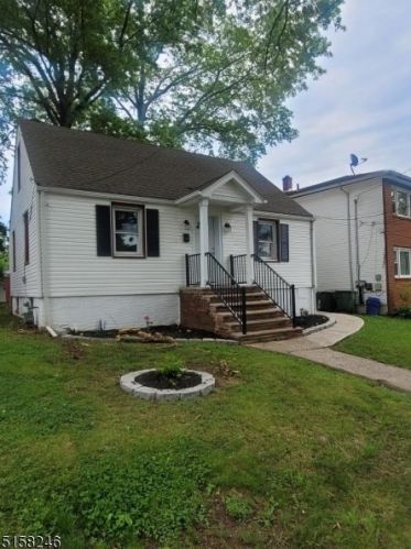 919 Oak St, Roselle NJ  07203-2001 exterior