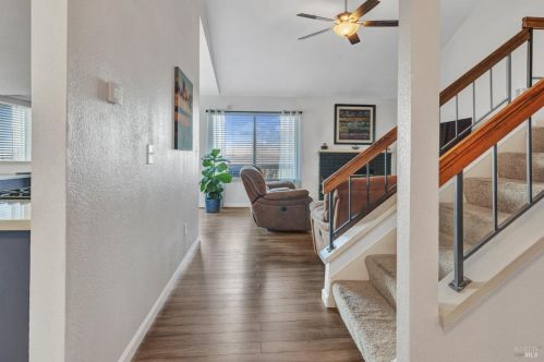 301 Rosemarie Pl, West Pittsburg CA  94565-6705 exterior