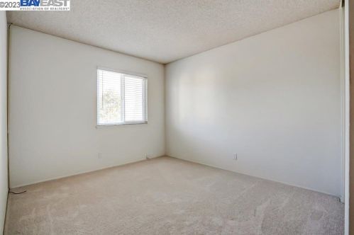 32824 Oakdale Ct, Union City CA  94587-5426 exterior