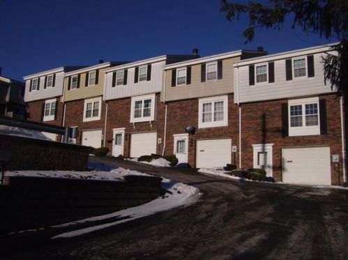 10 Walnut Ct, Pittsburgh, PA 15238-3337