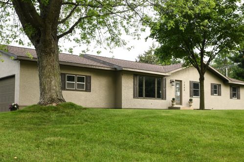 2008 Lakeshore Dr, La Crosse, WI 54603-1390