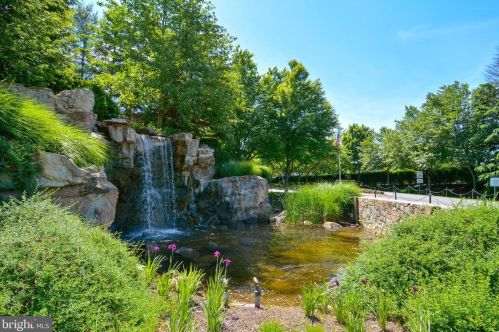 43527 Butler Pl, Leesburg VA 20176-7428 exterior