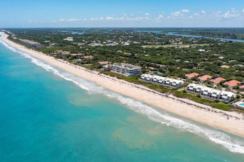 208 Carmel Ct, Vero Beach, FL 32963-4238