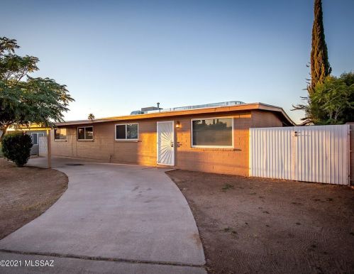 1701 Alaska St, Tucson, AZ 85706-1503