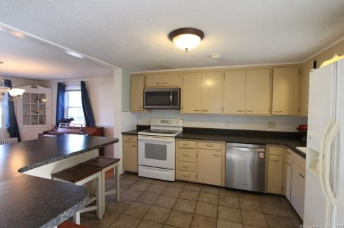 117 Forest St, Hartford CT  06118-2313 exterior