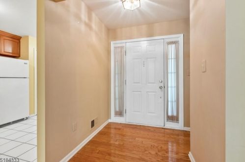 96 Sunrise Dr, Whippany, NJ