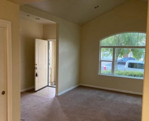 1296 Spark St, Greenfield, CA 93927-5479