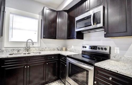 814 Elsbeth St, Dallas TX 75208-4127 exterior