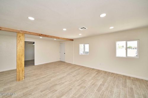 1811 Encinas Ln, Phoenix AZ  85040-1414 exterior