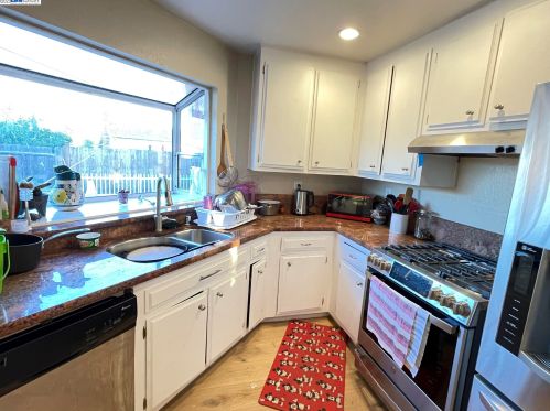 1401 Buttons Ct, Oakley, CA 94561-2002