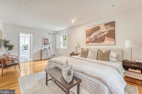 3073 Cleveland Ave, Washington DC 20008-3450 exterior