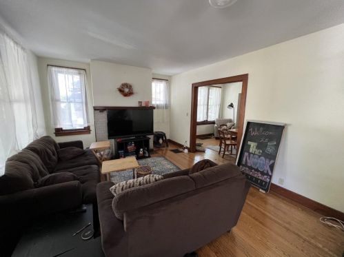 211 College Ave, Miami, OH 45056-1112