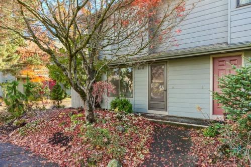 648 Main St, Ashland, OR 97520-2147