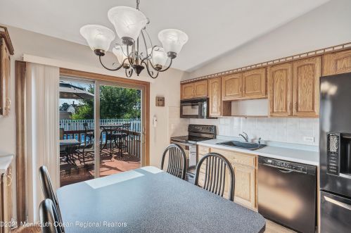 52 Margaret St, Old Bridge NJ  08857-2559 exterior