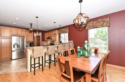 715 Apple Orchard Dr, Waterford WI  53185-2895 exterior