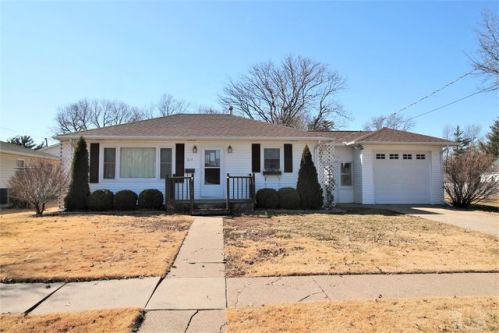 619 15th St, Clarinda, IA 51632-1634