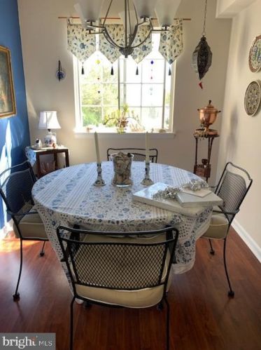 1543 Colonial Dr, Woodbridge, VA 22192-2443