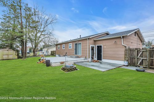 5 Wyoming Dr, Jackson Twp NJ  08527-1548 exterior