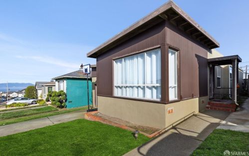 29 Oceanside Dr, Daly City, CA 94015-4631