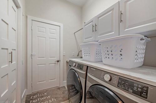 162 Palmetto Dunes Cir, Naples FL  34113-7554 exterior