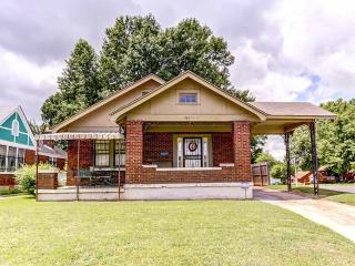 935 Dickinson St, Memphis, TN 38107-5034