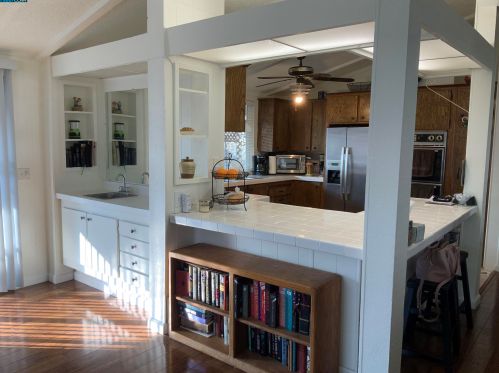 200 Queens Way, West Pittsburg CA  94565-5429 exterior