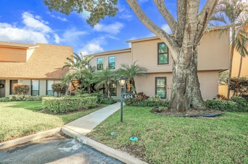 404 Sandtree Dr, West Palm Beach, FL 33403-1506