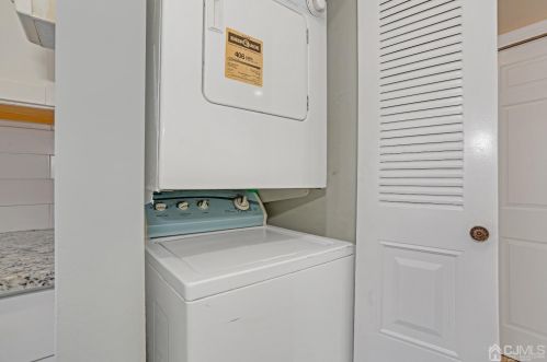 326 Sharon Gdn Ct, Woodbridge NJ  07095-4312 exterior